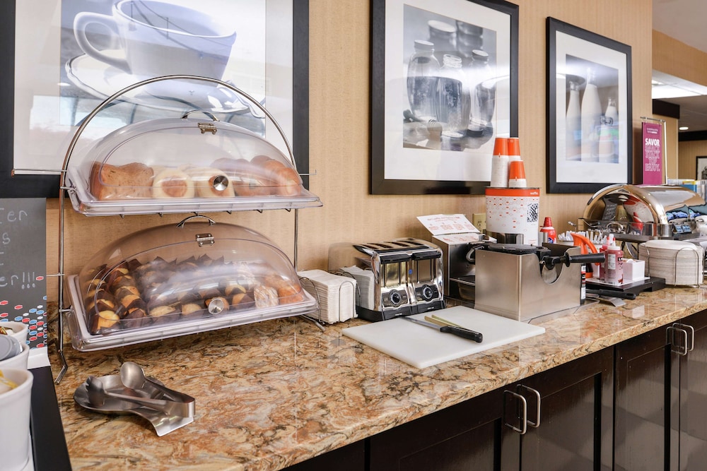 Hampton Inn Staunton - photo 36