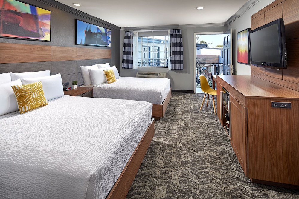 Studio Inn and Suites at Promenade Downey - photo 5