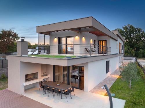 Villa Artsi — 4-Star Luxury Hotel in Svetvincenat, Croatia