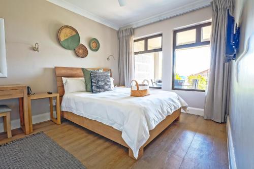 Modern self catering apartment in a secure estate — 4-Star Luxury Hotel in Plettenberg Bay, South Africa