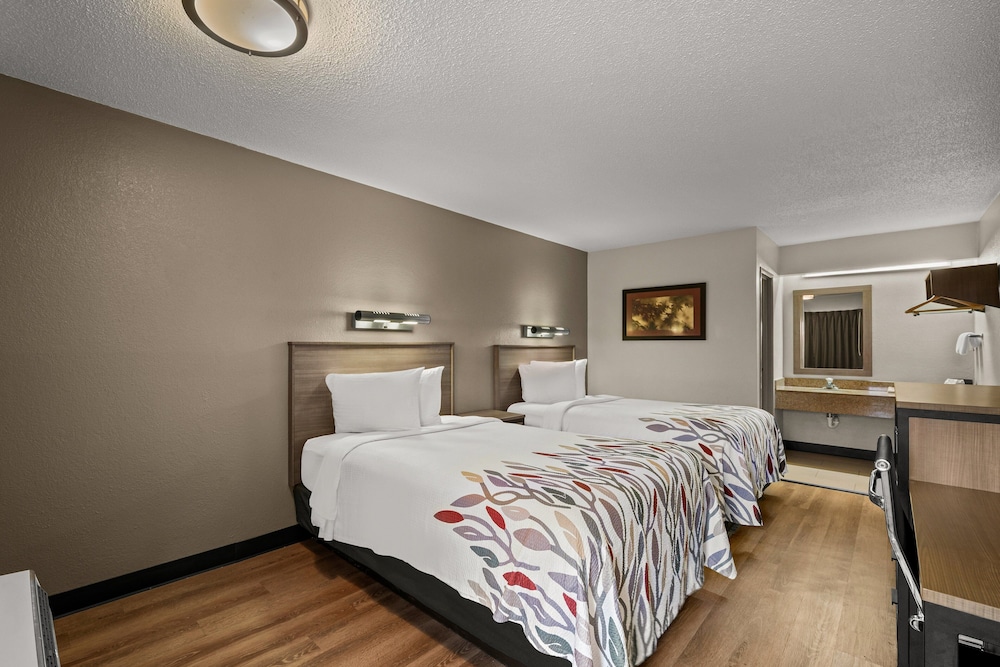 Red Roof Inn Detroit Royal Oak Madison Heights - photo 6