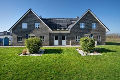 Komfortables Ferienhaus Allee — 4-Star Luxury Hotel in Seebad Bansin, Germany