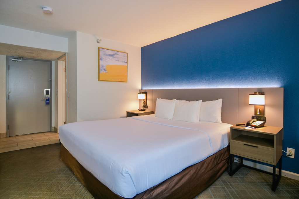 Comfort Inn & Suites Moreno Valley near March Air Reserve Base - photo 16