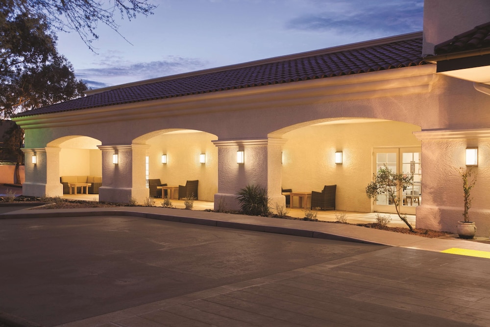 Homewood Suites by Hilton Tucson St. Philip's Plaza Univ - photo 32