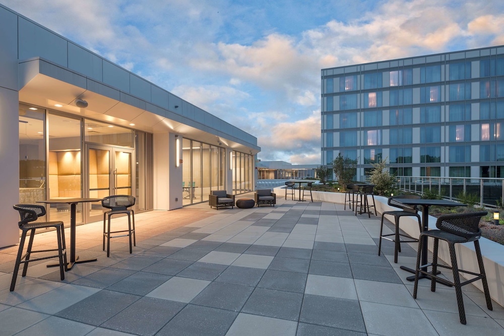 The Summit Hotel - photo 87