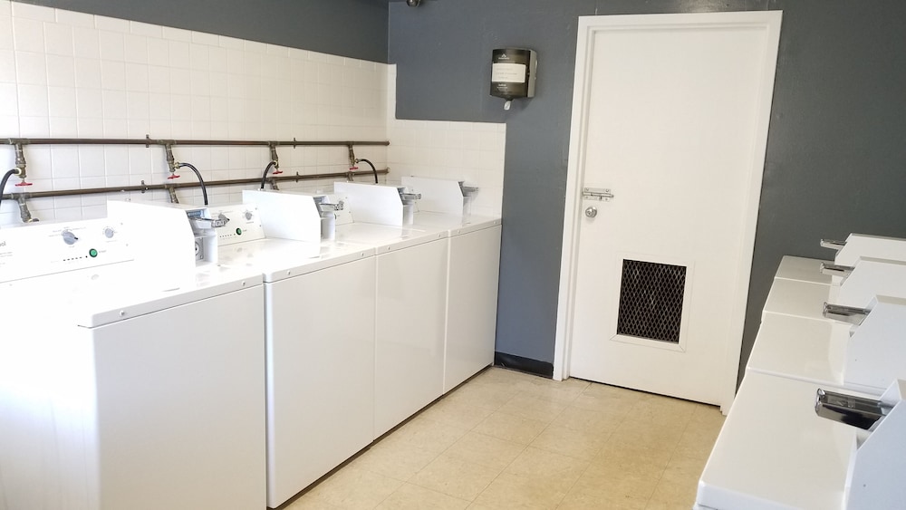 Motel 8 Laramie - photo 22
