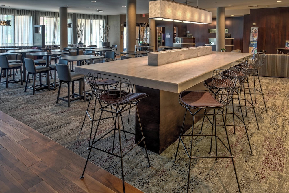 Courtyard by Marriott Troy - photo 14