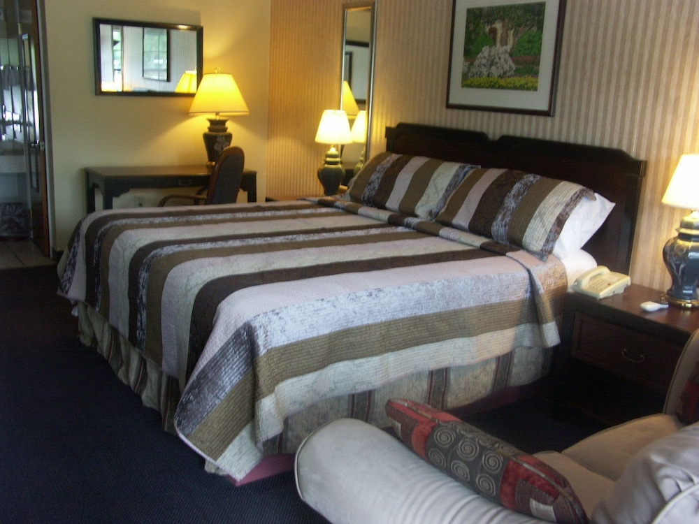 Deerwood Inn and Madison Campground - photo 8