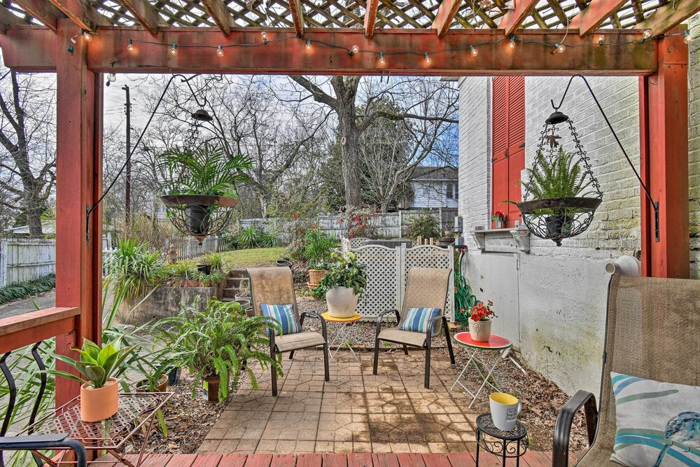 2 Mi To Oaklawn Casino Home with Peaceful Yard - photo 26