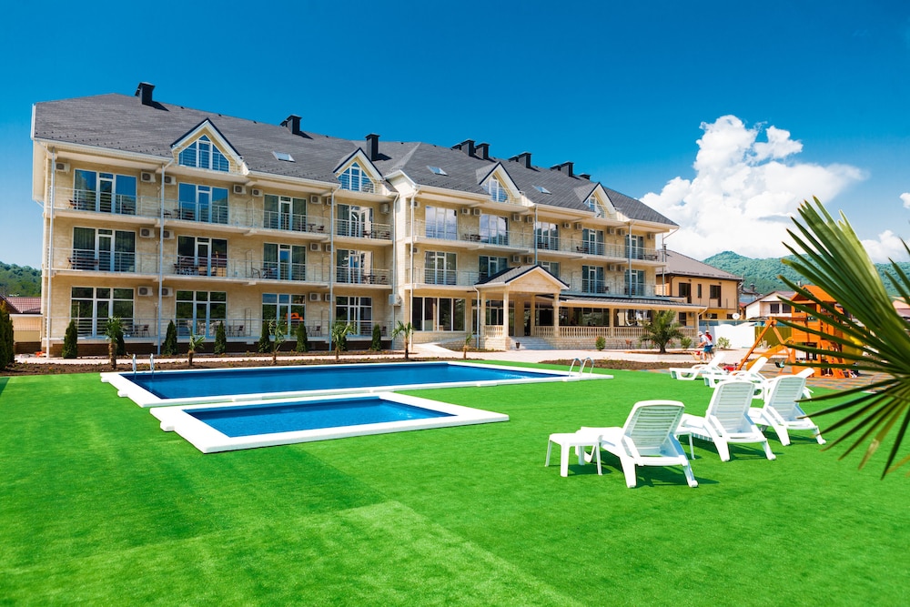 Revu in Nebug, Russia