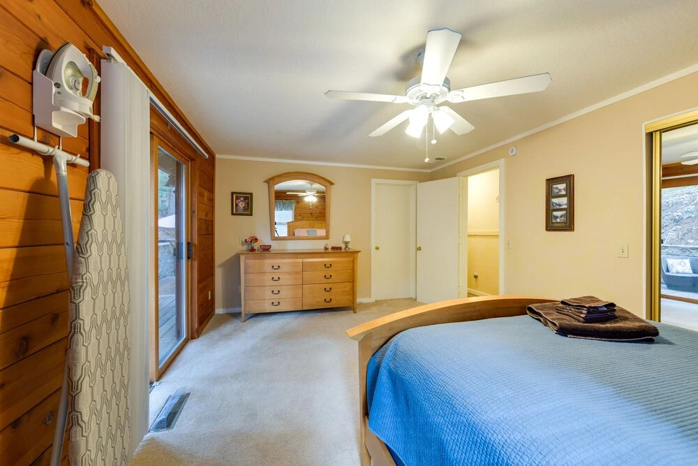 11 Mi to Apple Hill: Pollock Pines Resort Cabin - photo 6