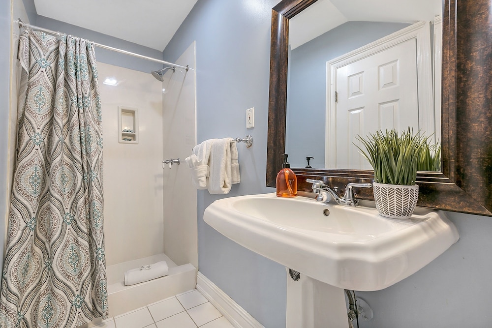 Canal Express Rooms - photo 43