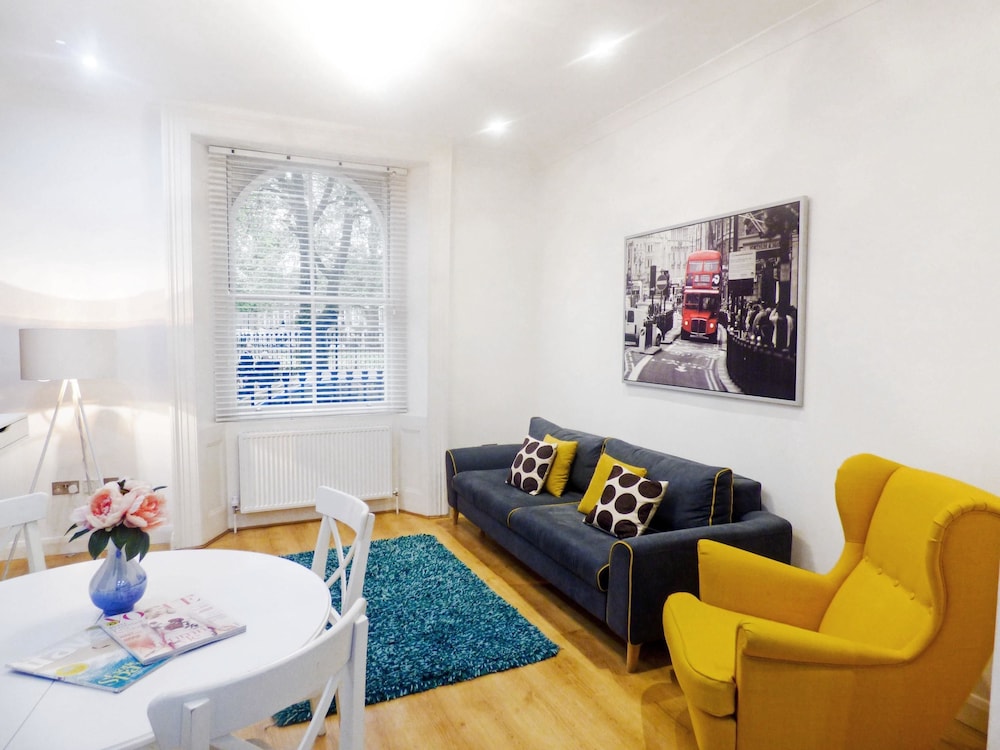 OYO Home Kings Cross St Pancras Garden 4 Bedroom — 4-Star Luxury Hotel in London, United Kingdom