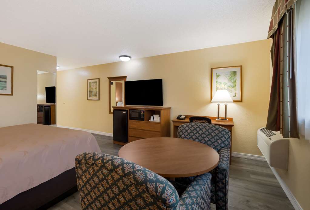 Quality Inn & Suites Medford Airport - photo 14