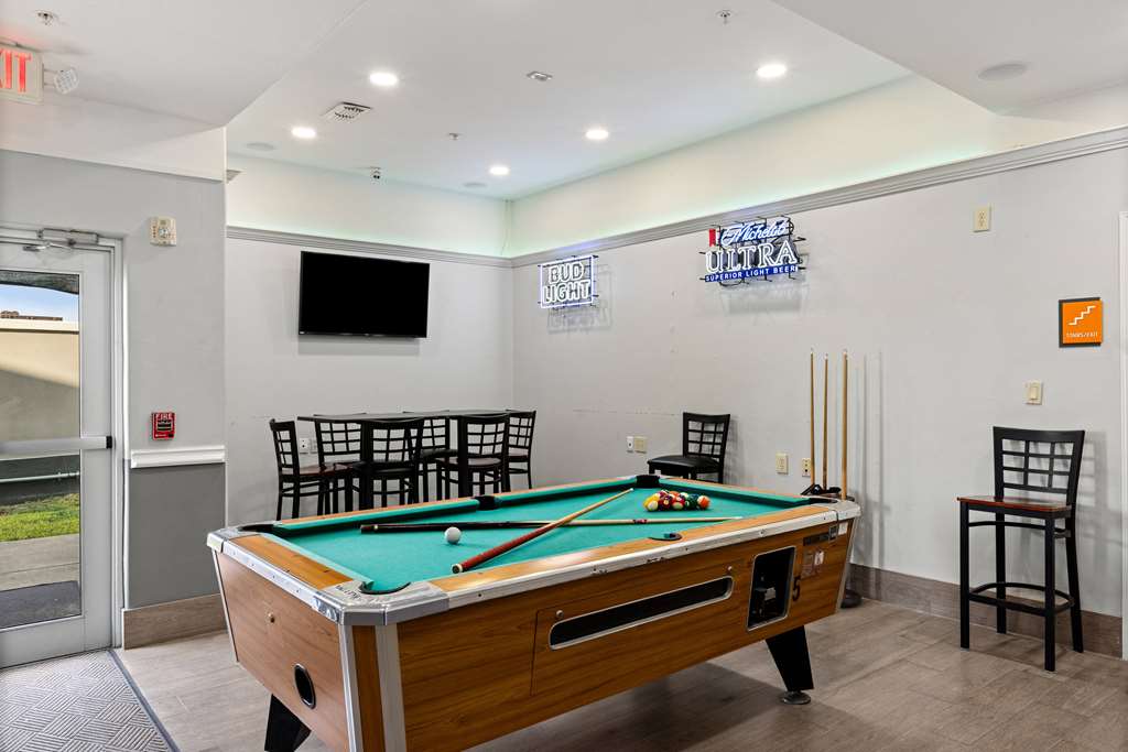 La Quinta Inn & Suites by Wyndham Raymondville - photo 122