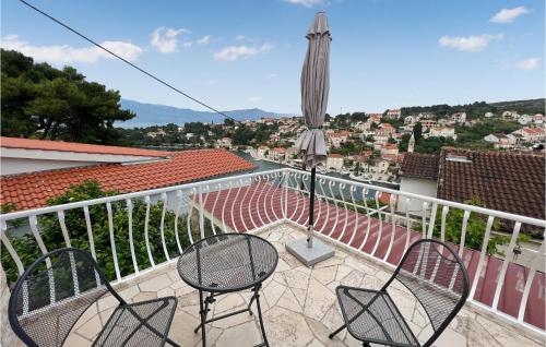 3 Bedroom Awesome Home In Splitska — 4-Star Luxury Hotel in Supetar, Croatia