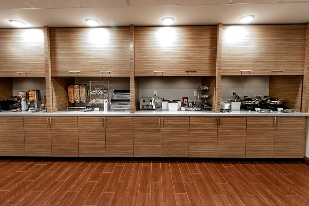 TownePlace Suites by Marriott Louisville Airport - photo 20