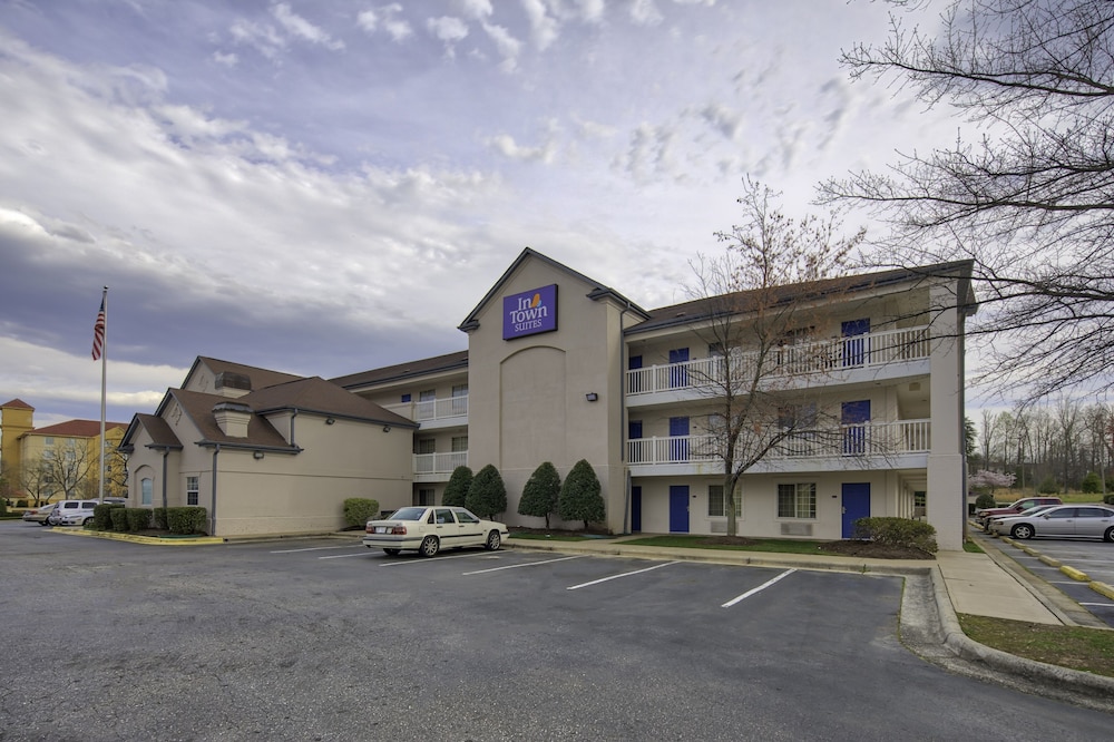 InTown Suites Extended Stay Greensboro NC Lanada Rd - photo 30