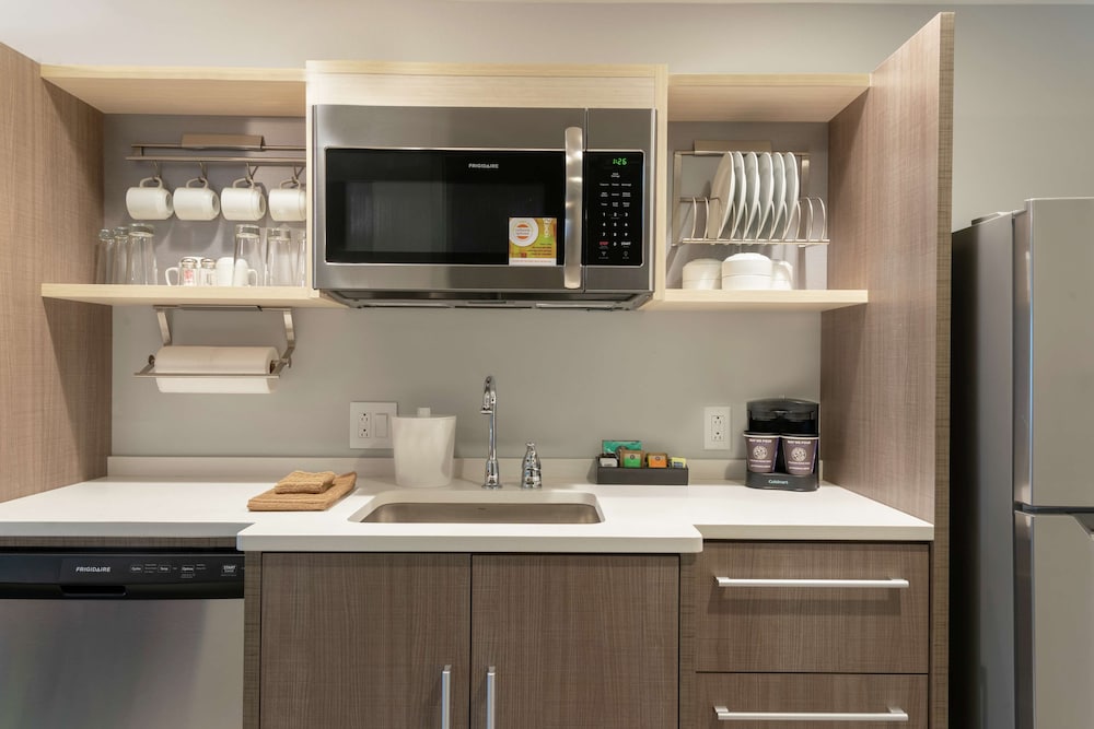 Home2 Suites by Hilton Indianapolis Airport - photo 19