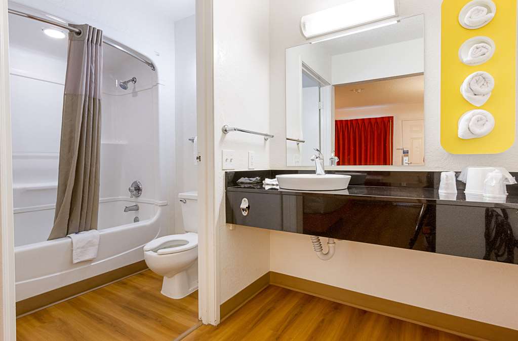 Motel 6 Mesa South - photo 16