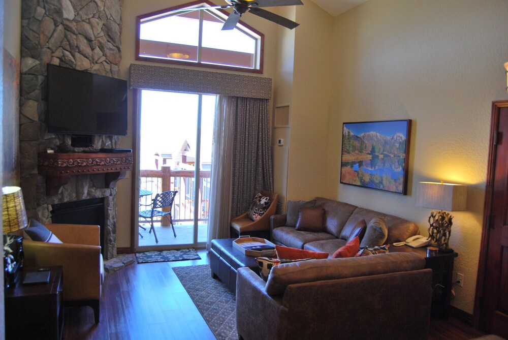 White Pines 2 BD at Westgate Evergreen — 4-Star Luxury Hotel in Bridgeport, United States