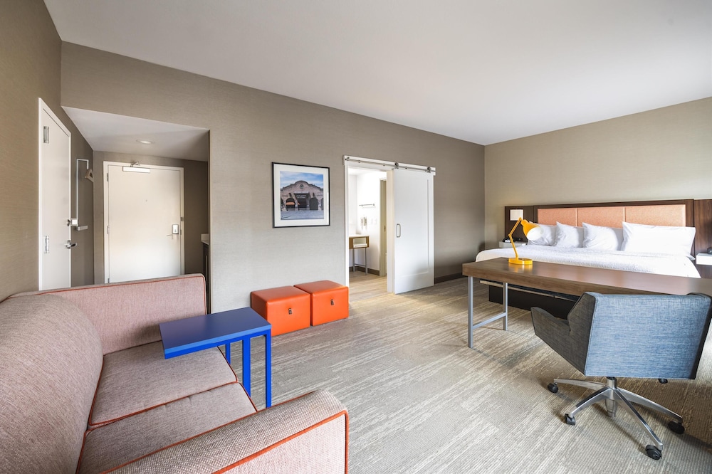 Hampton Inn & Suites Logan - photo 13