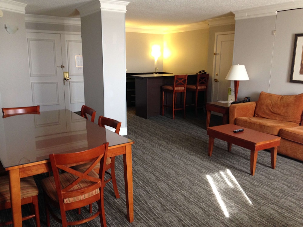 DoubleTree by Hilton Minneapolis Park Place - photo 31