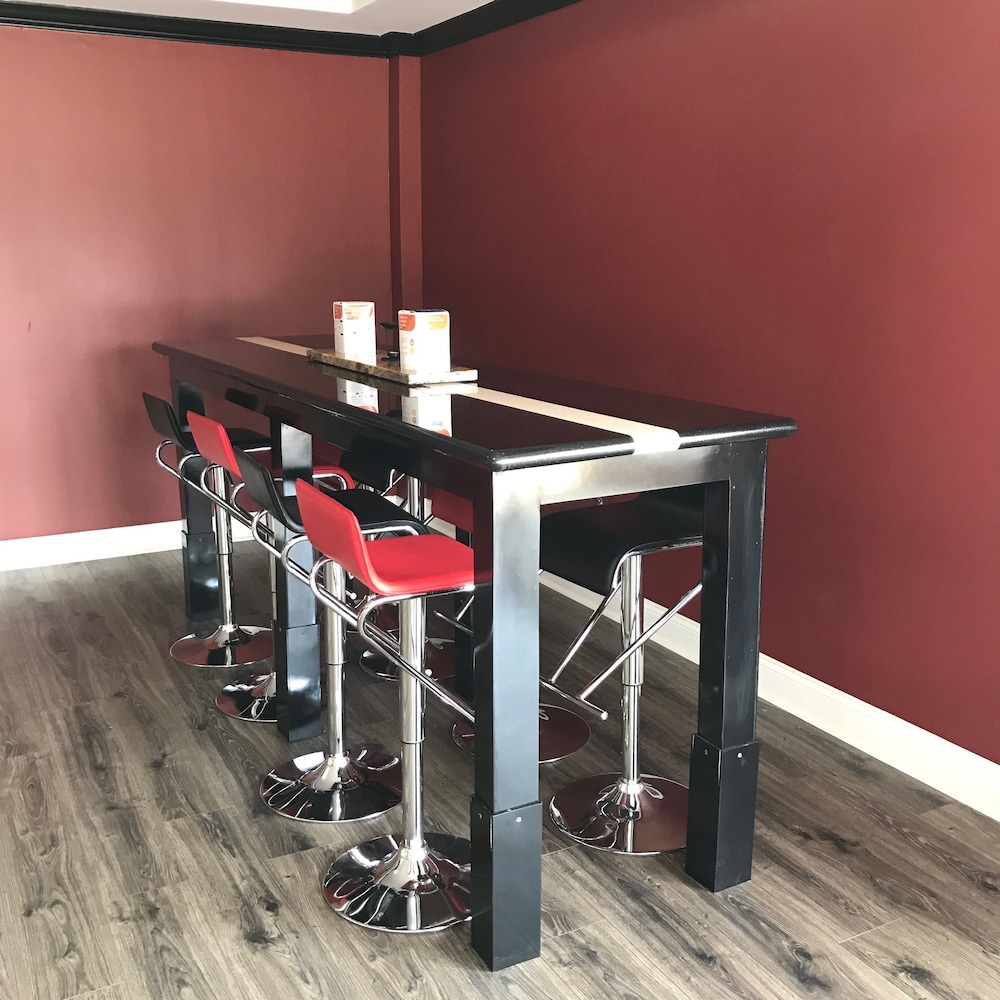 Milan Inn & Suites - photo 28
