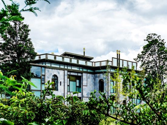 Lijiang Wumoqing Lu snow mountain Museum Hotel in Yulong, People's Republic of China