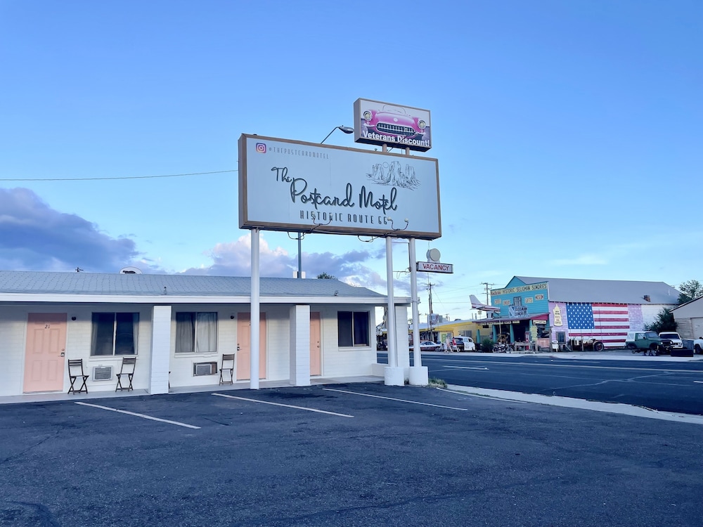 The Postcard Motel - photo 58