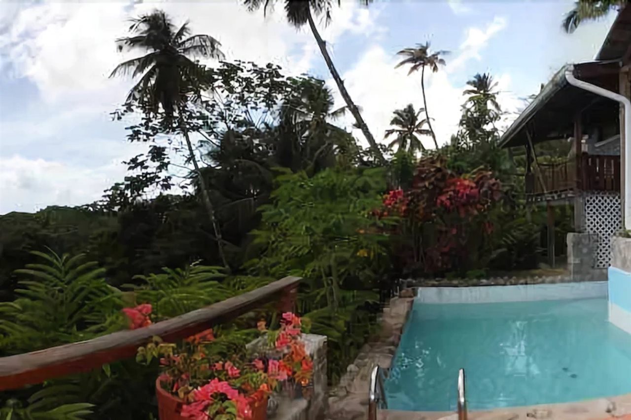 Hermitage Terrace — Soufriere — photo 2