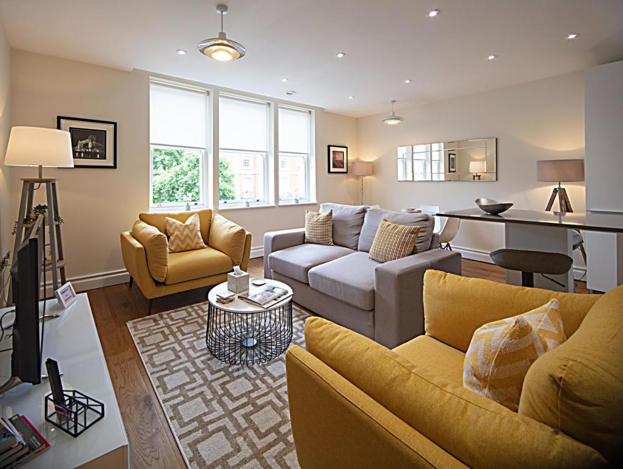 Kensington High Street One Bed with Air Con — 4-Star Luxury Hotel in London, United Kingdom