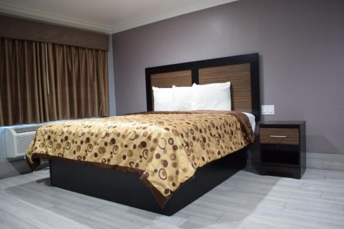 Willow Tree Inn & Suites - photo 15