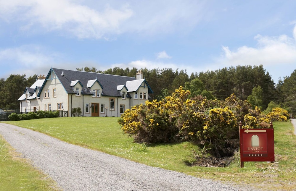 Daviot Lodge — 5-Star Luxury Hotel in Inverness, United Kingdom