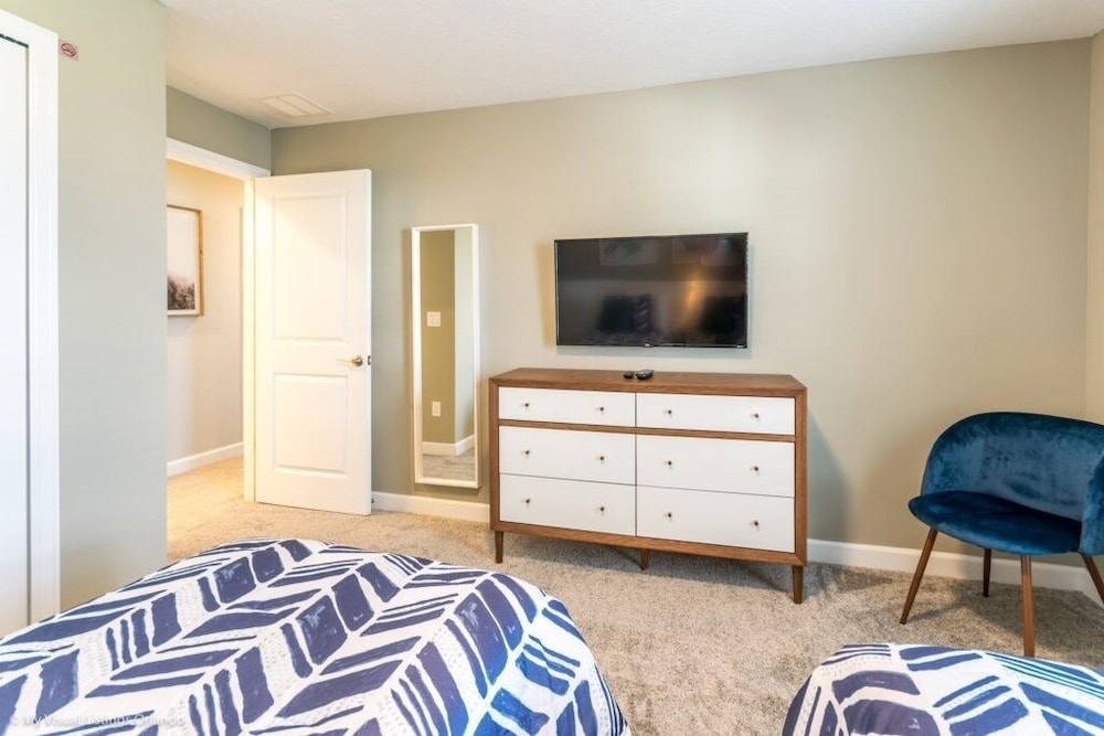 4 Bed Storey Lake Resort With Lazy River 4 Bedroom Townhouse by RedAwning - photo 9