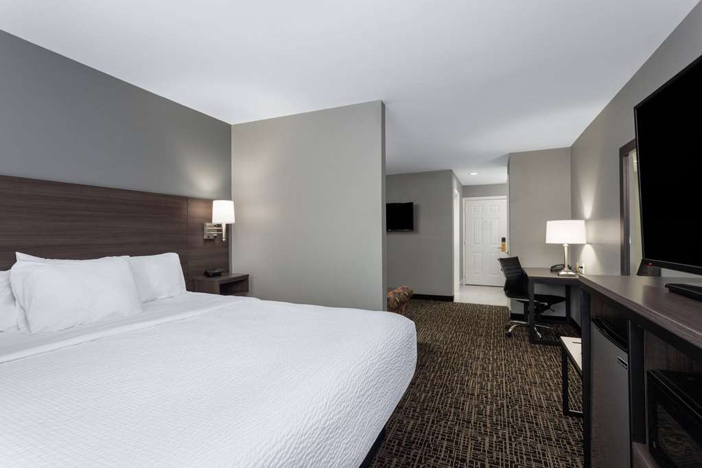 Ramada by Wyndham Sellersburg Louisville North - photo 32