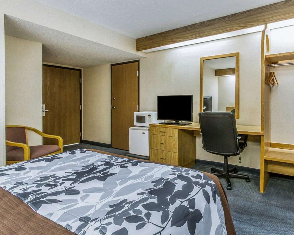 Rodeway Inn Fremont Ne - photo 12