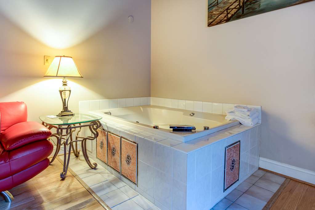 Quality Inn Creekside Downtown Gatlinburg - photo 36