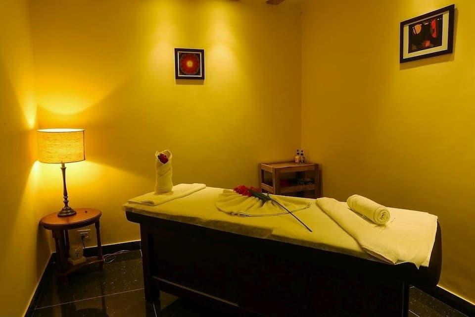 The Royal Court Hotel & Spa in Jalandhar, India