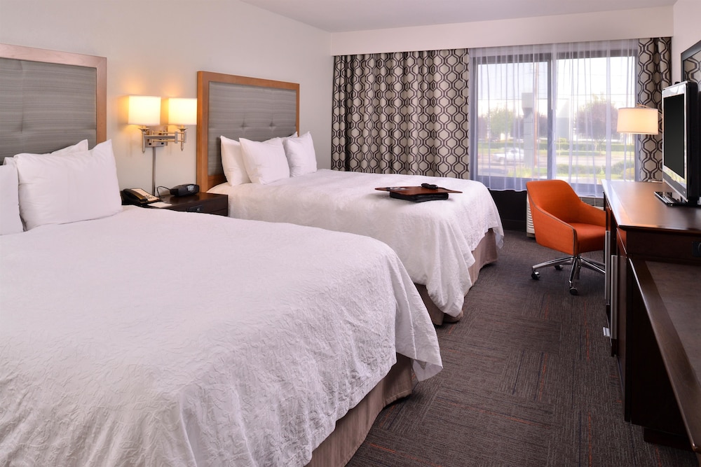Hampton Inn Portland East - photo 20
