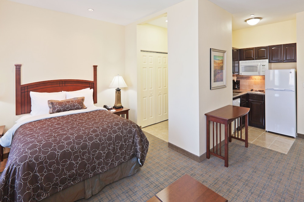 Staybridge Suites Oklahoma City Airport an IHG Hotel - photo 4