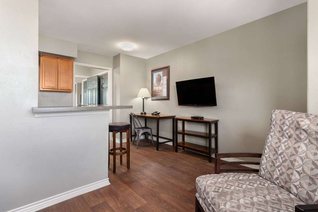 Eagle's Den Three Rivers Texas a Travelodge by Wyndham - photo 10