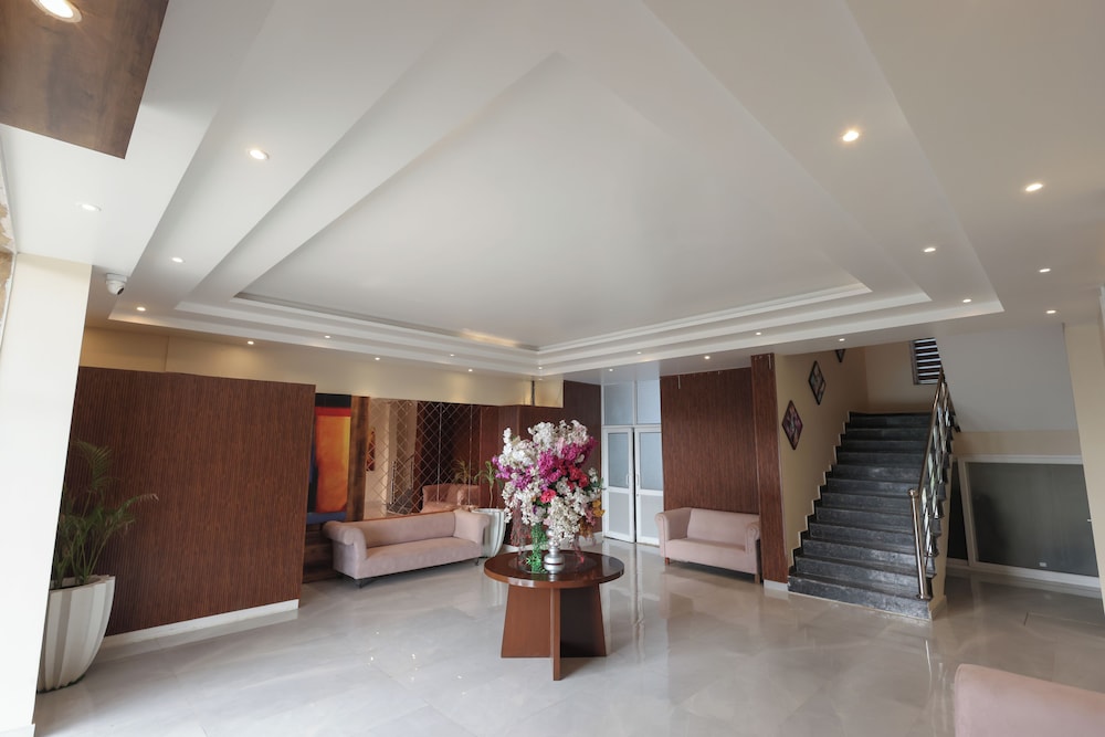 Tivoli Royal Palace — hotel in Palwal