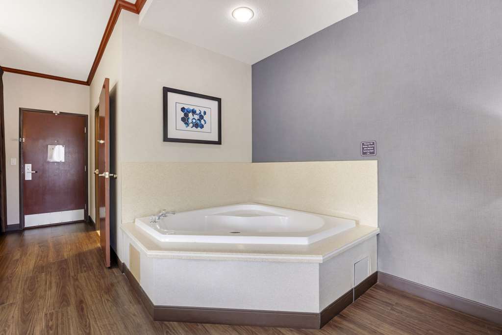 Best Western Plus Northwind Inn & Suites - photo 21