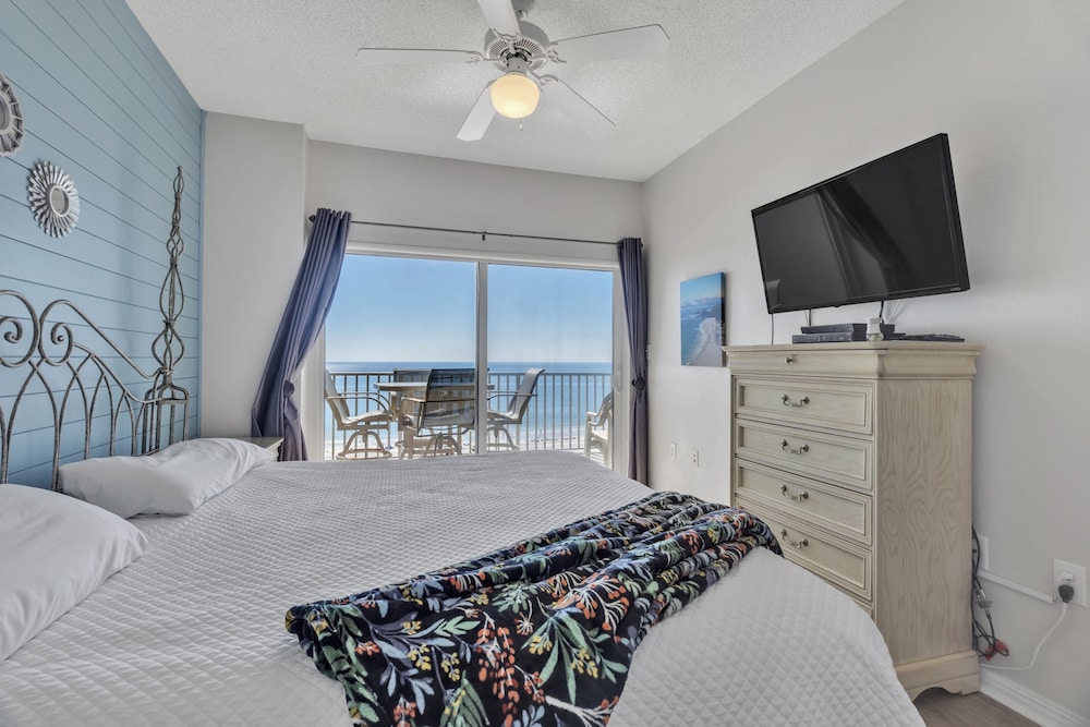 Stunning Oceanfront Condo with Resort Amenities condo - photo 9
