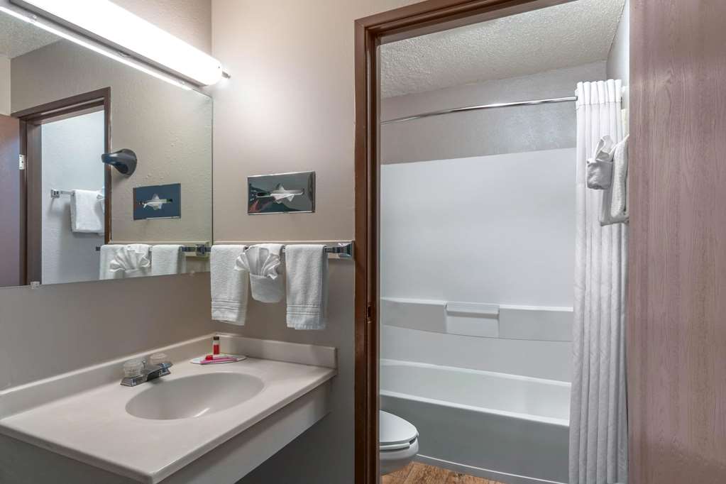 Super 8 by Wyndham Cortez Mesa Verde Area - photo 24