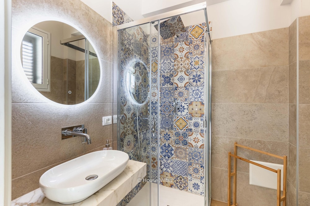 Campisi Luxury Apartments — 4-Star Luxury Hotel in Avola, Italy