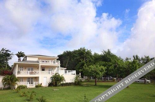 Smugglers View - carbon neutral hotel in Gros Islet