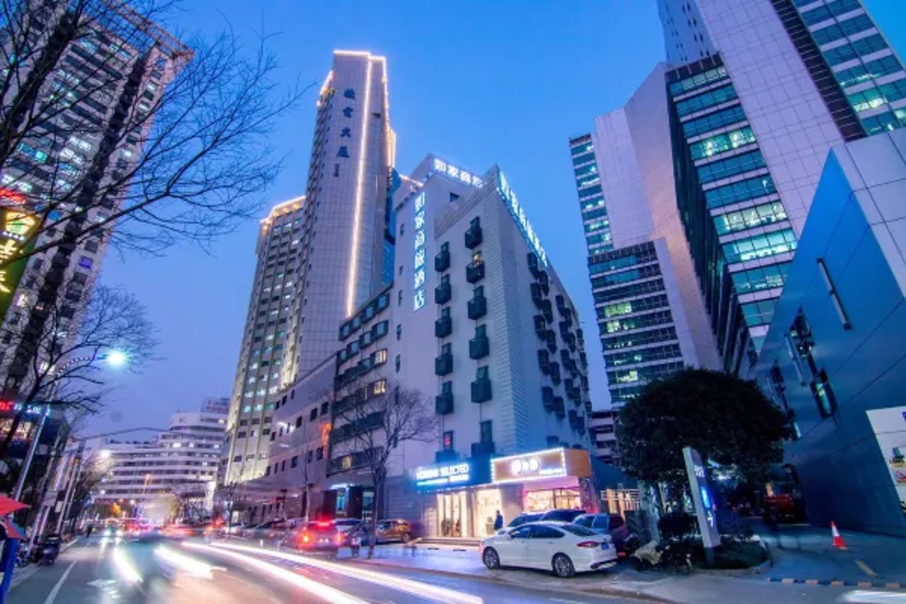 Motel 168 — hotel in Zhabei