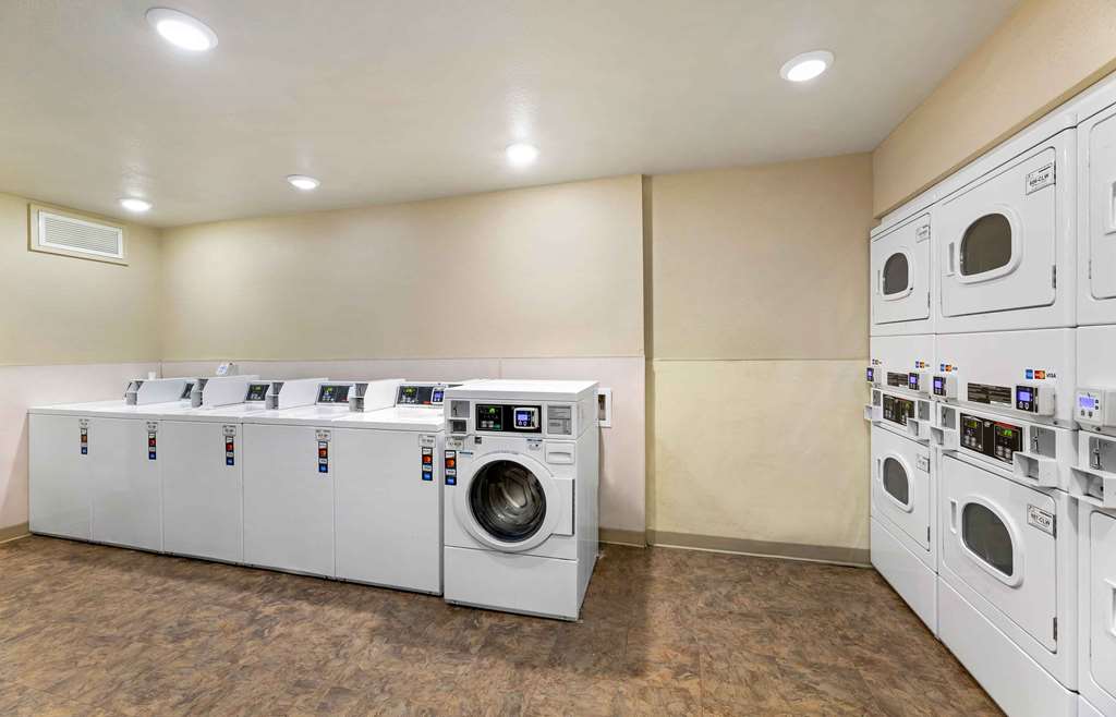 WoodSpring Suites Cleveland Airport - photo 24